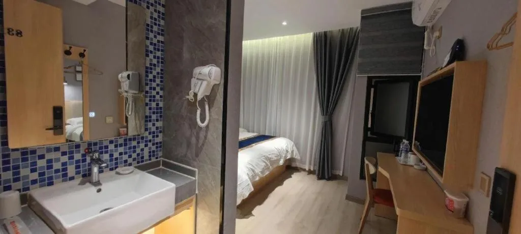 Shell Hotel Shanghai Normal University Hongcao Road Metro Station Guiping Road