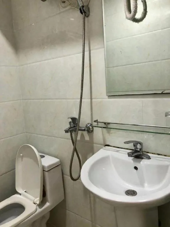 Shell Hotel Shanghai Normal University Hongcao Road Metro Station Guiping Road