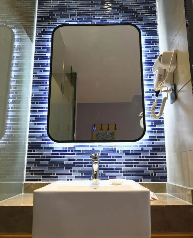 Shell Hotel Shanghai Normal University Hongcao Road Metro Station Guiping Road