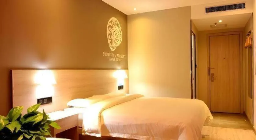 Bed in Shell Hotel Lanzhou Xiguan Lanzhou University 2nd Hospital Cultural Palace Metro Station