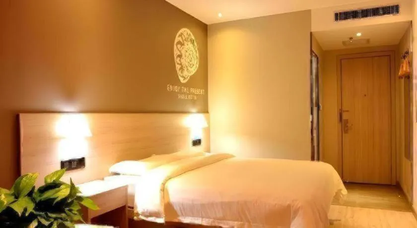 Bed in Shell Hotel Lanzhou Xiguan Lanzhou University 2nd Hospital Cultural Palace Metro Station