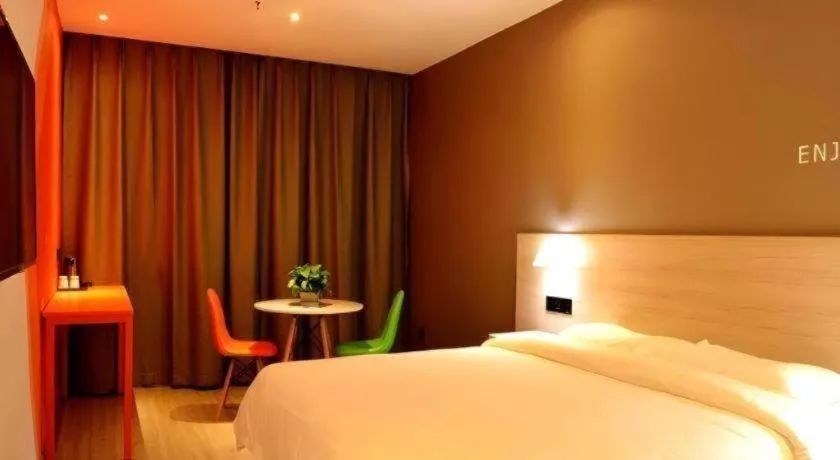 Bed in Shell Hotel Lanzhou Xiguan Lanzhou University 2nd Hospital Cultural Palace Metro Station
