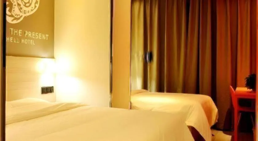 Bed in Shell Hotel Lanzhou Xiguan Lanzhou University 2nd Hospital Cultural Palace Metro Station