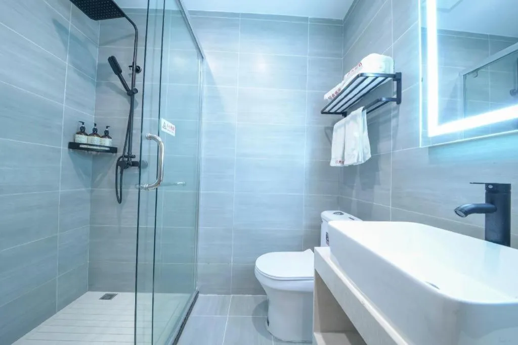 Shell Hotel Zhengzhou East High-Speed Railway Station Zhengdong Commerical Center