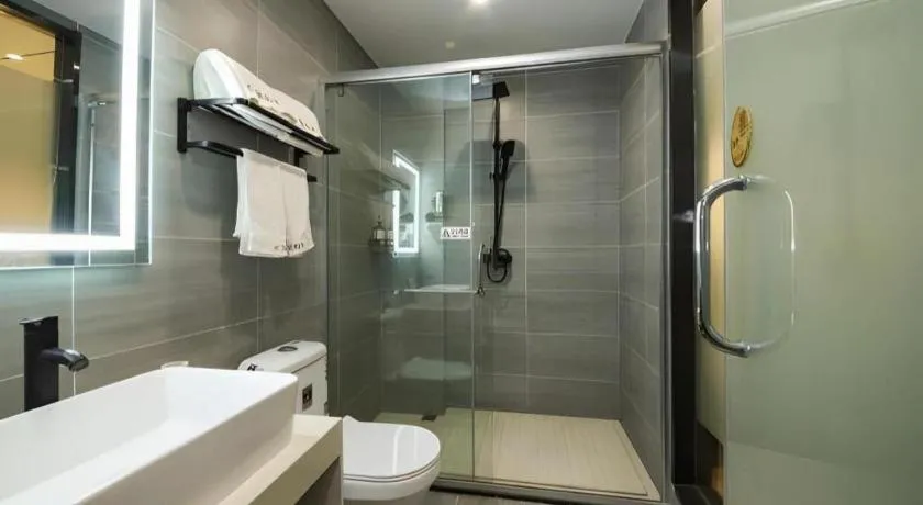 Shell Hotel Zhengzhou East High-Speed Railway Station Zhengdong Commerical Center