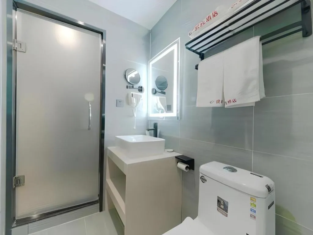 Shell Hotel Zhengzhou East High-Speed Railway Station Zhengdong Commerical Center