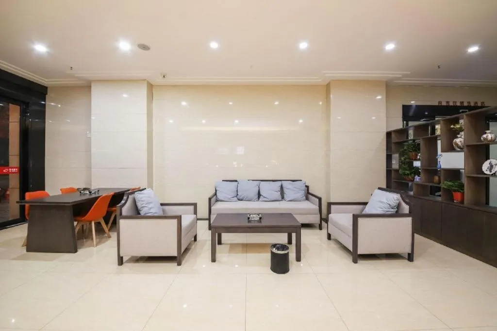 Shell Hotel Zhengzhou East High-Speed Railway Station Zhengdong Commerical Center