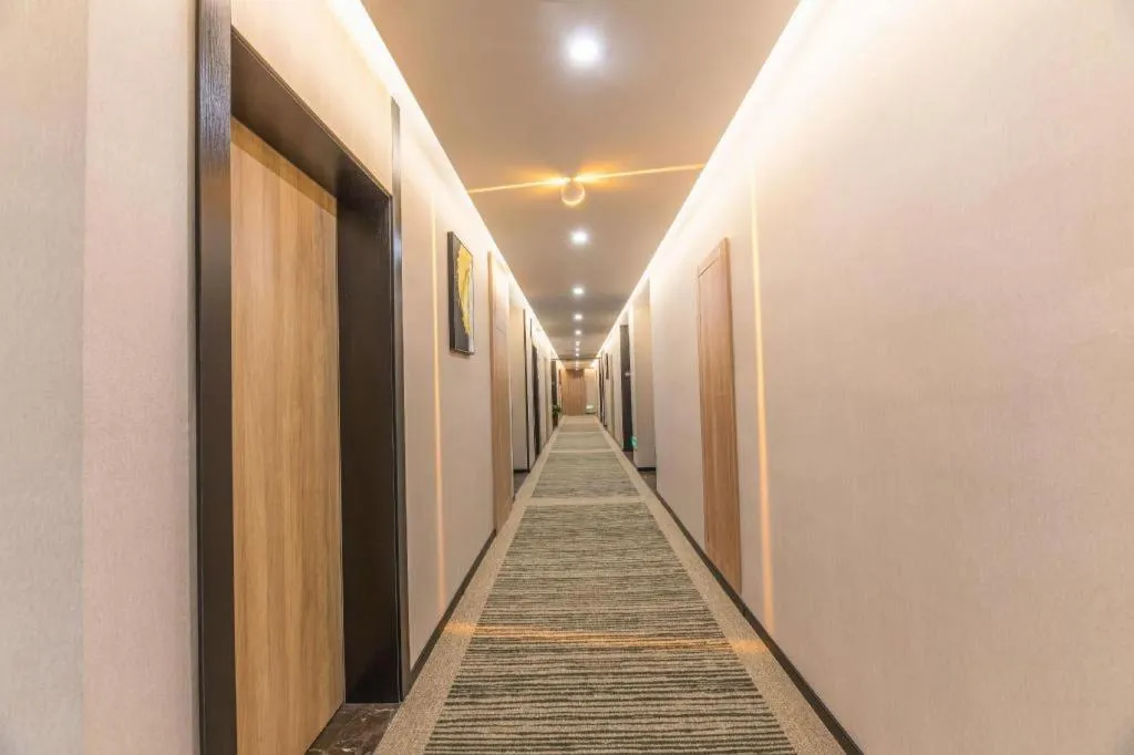 GreenTree Inn Express Zhangjiagang Hexing Town Shazhou Professional Institue of Technology