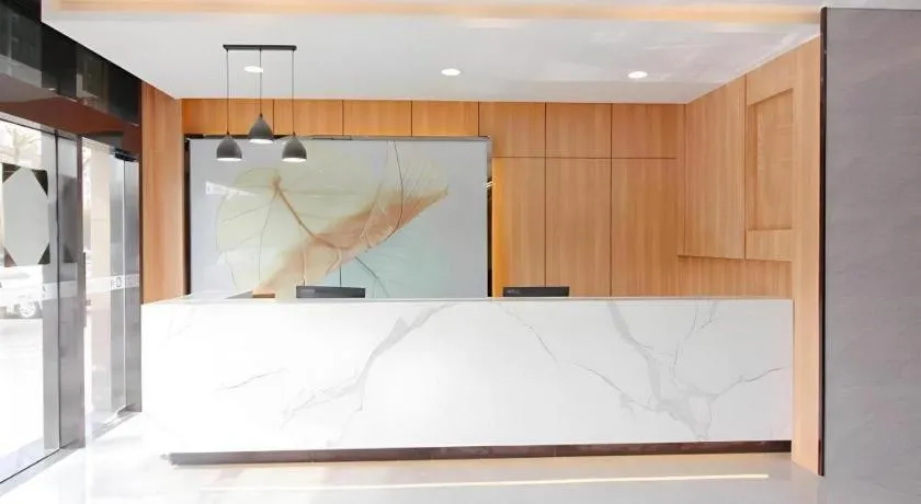 GreenTree Inn Express Zhangjiagang Hexing Town Shazhou Professional Institue of Technology