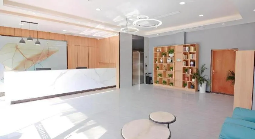 GreenTree Inn Express Zhangjiagang Hexing Town Shazhou Professional Institue of Technology