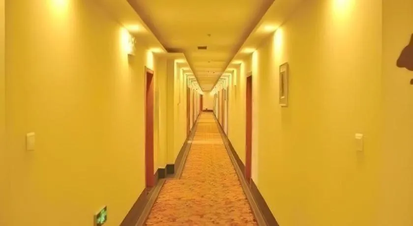 GreenTree Inn Dalian Jinzhou District Railway Station Ansheng Plaza