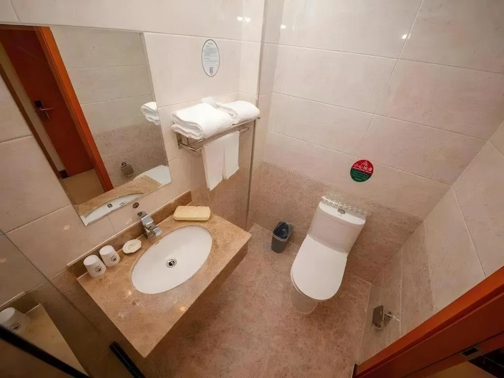 GreenTree Inn Dalian Jinzhou District Railway Station Ansheng Plaza