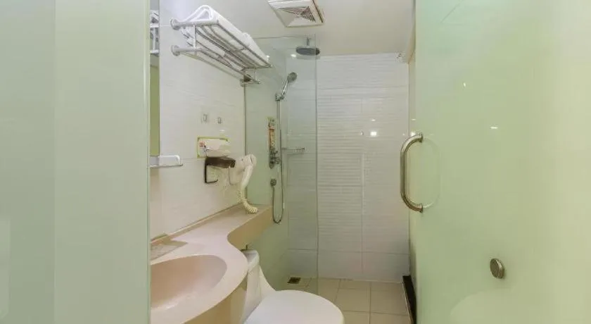 Shell Hotel Shanghai Expo Changqing Road Metro Station