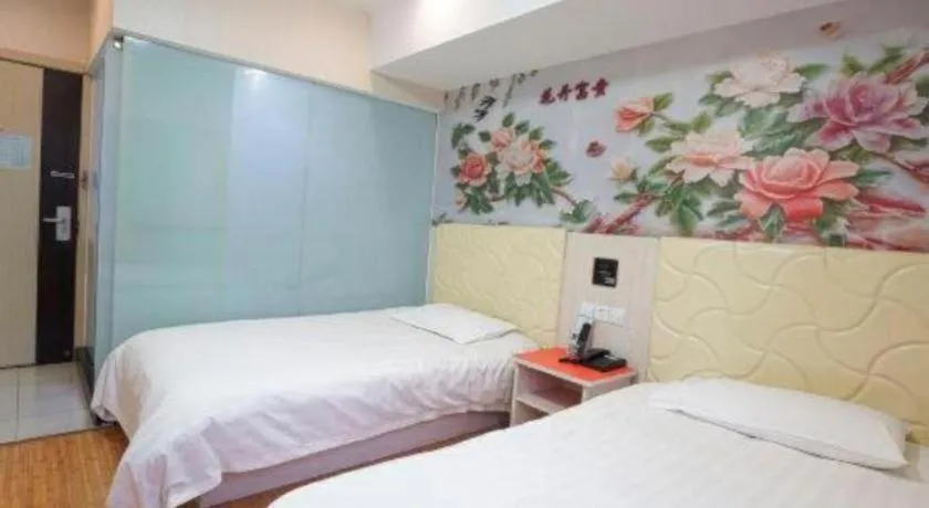 Bed in Shell Hotel Shanghai Expo Changqing Road Metro Station