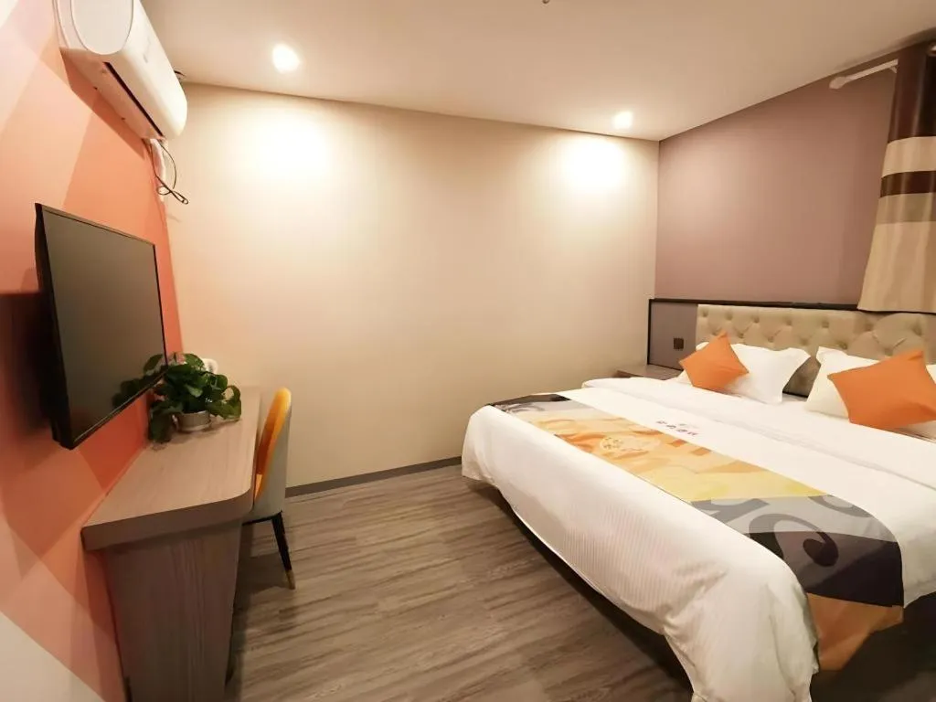 Bed in Shell Hotel Shanghai Jinshan Wanda Plaza