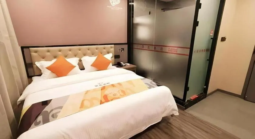 Bed in Shell Hotel Shanghai Jinshan Wanda Plaza