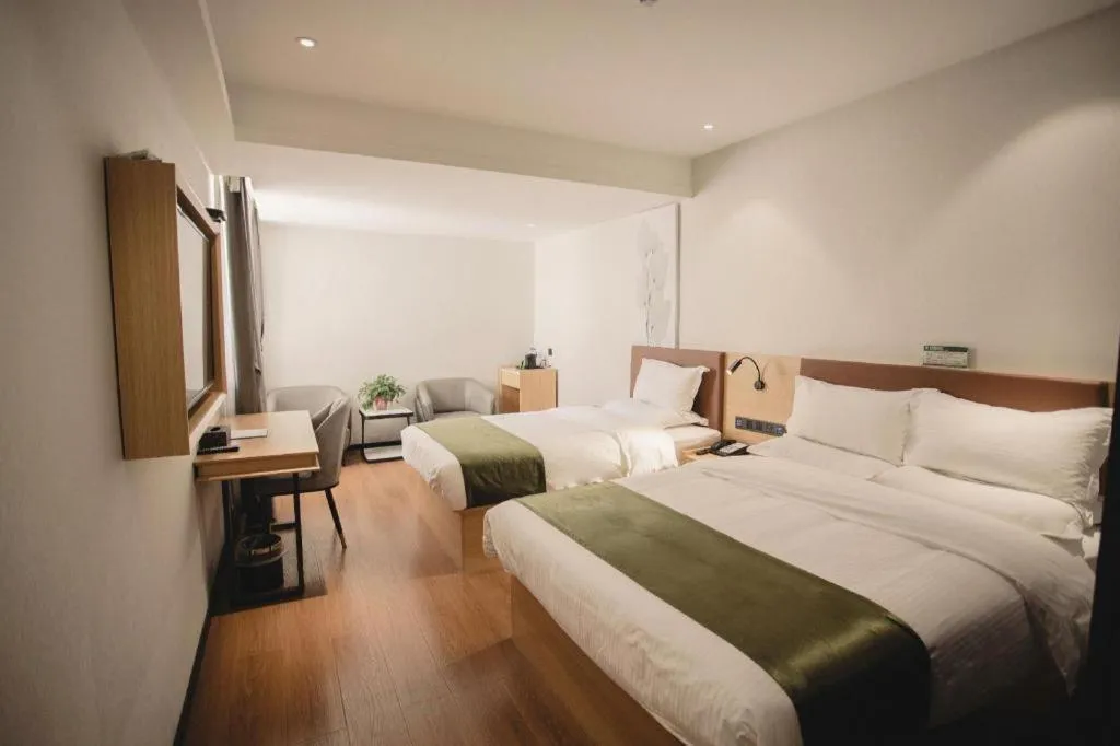 Bed in GreenTree Inn Express Datong High-Speed Railway Station Old City Wall