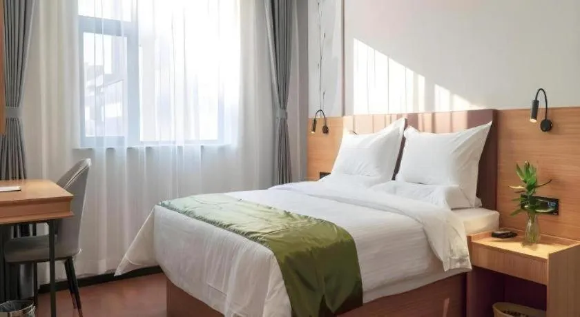 Bed in GreenTree Inn Express Datong High-Speed Railway Station Old City Wall