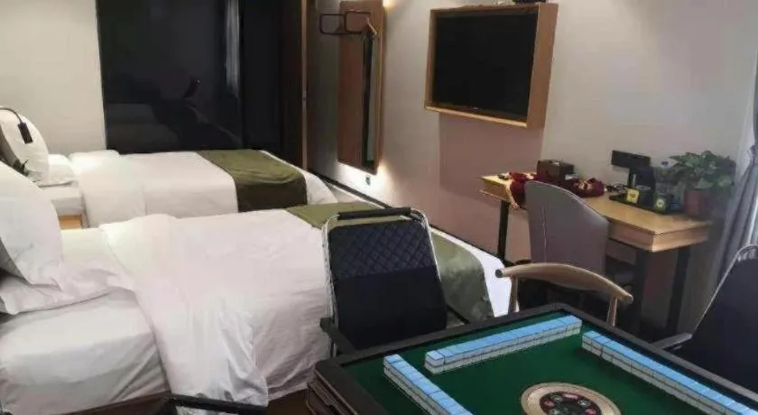 Bed in GreenTree Inn Express Datong High-Speed Railway Station Old City Wall
