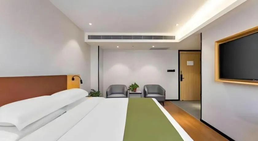 Bed in GreenTree Inn Express Datong High-Speed Railway Station Old City Wall