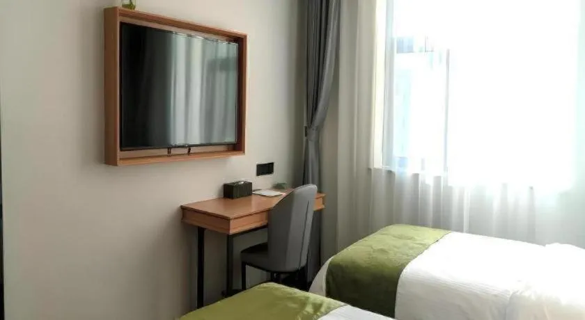 Bed in GreenTree Inn Express Datong High-Speed Railway Station Old City Wall