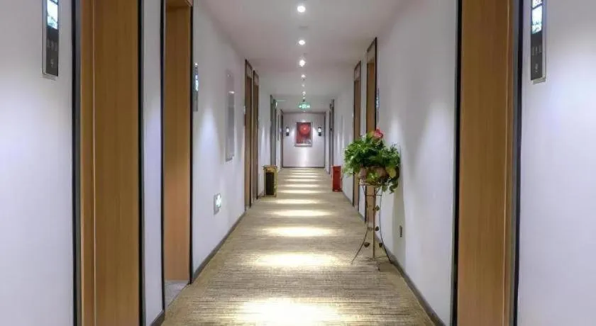 GreenTree Inn Express Datong High-Speed Railway Station Old City Wall