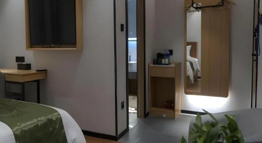 Bed in GreenTree Inn Express Datong High-Speed Railway Station Old City Wall