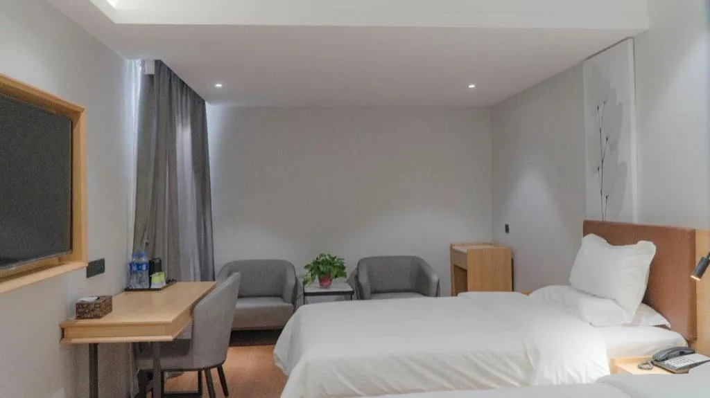 Bed in GreenTree Inn Express Datong High-Speed Railway Station Old City Wall