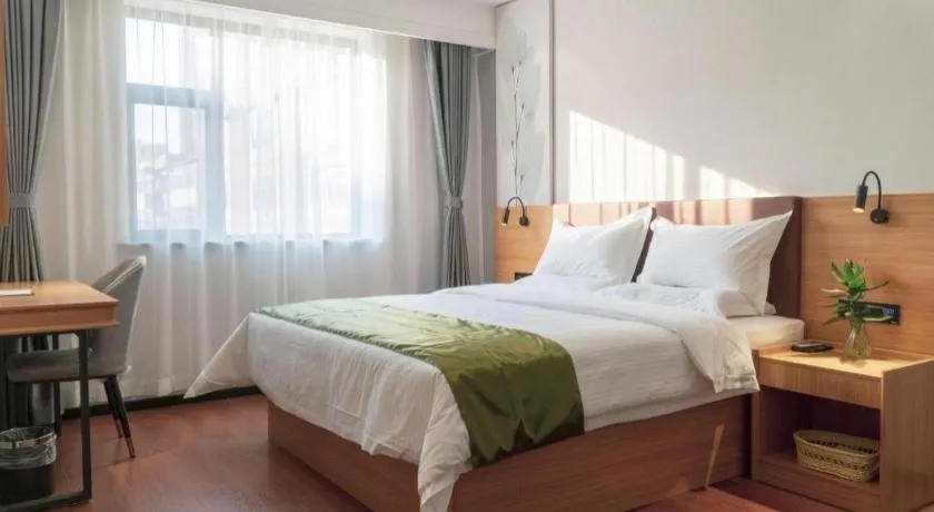 Bed in GreenTree Inn Express Datong High-Speed Railway Station Old City Wall
