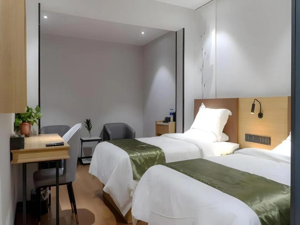 Bed in GreenTree Inn Express Datong High-Speed Railway Station Old City Wall