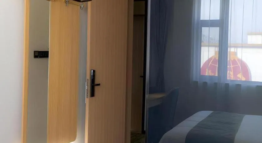 Bed in GreenTree Inn Express Datong High-Speed Railway Station Old City Wall