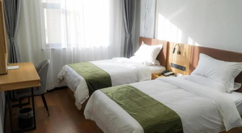 Bed in GreenTree Inn Express Datong High-Speed Railway Station Old City Wall
