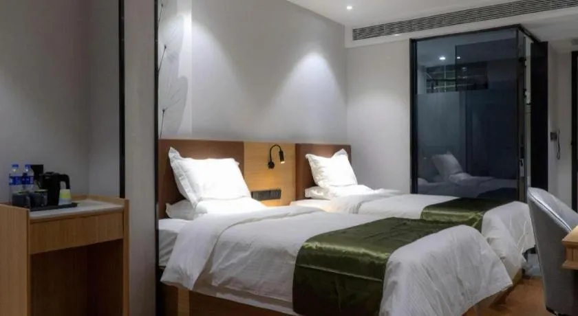 Bed in GreenTree Inn Express Datong High-Speed Railway Station Old City Wall