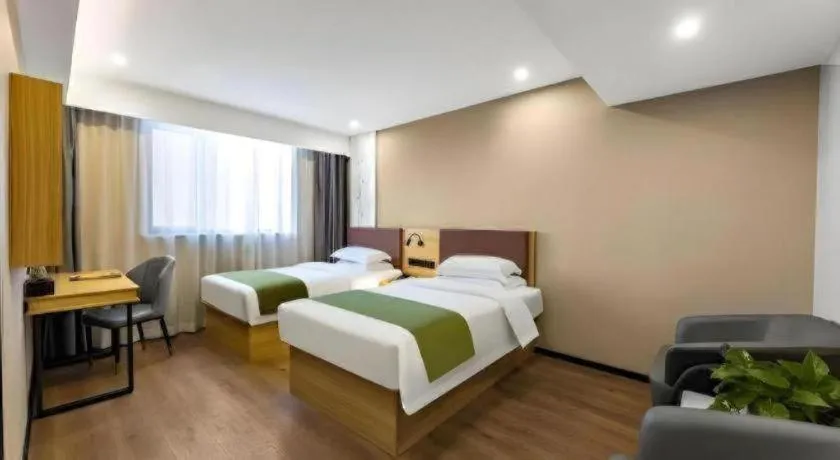 Bed in GreenTree Inn Express Datong High-Speed Railway Station Old City Wall