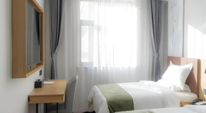 Bed in GreenTree Inn Express Datong High-Speed Railway Station Old City Wall