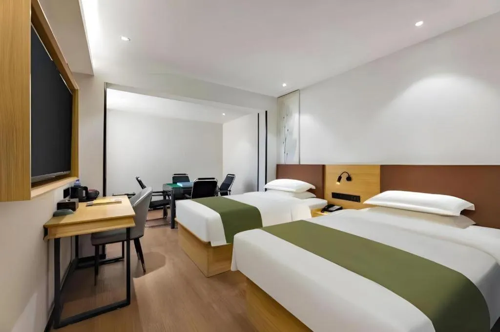 Bed in GreenTree Inn Express Datong High-Speed Railway Station Old City Wall