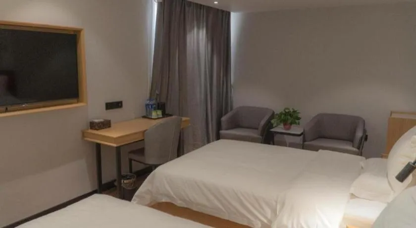 Bed in GreenTree Inn Express Datong High-Speed Railway Station Old City Wall