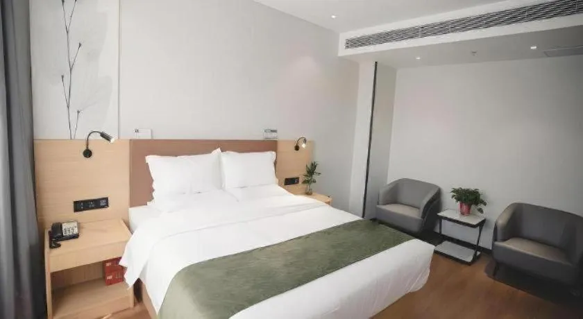 Bed in GreenTree Inn Express Datong High-Speed Railway Station Old City Wall