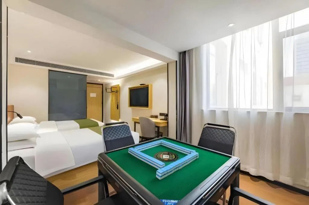 Bed in GreenTree Inn Express Datong High-Speed Railway Station Old City Wall