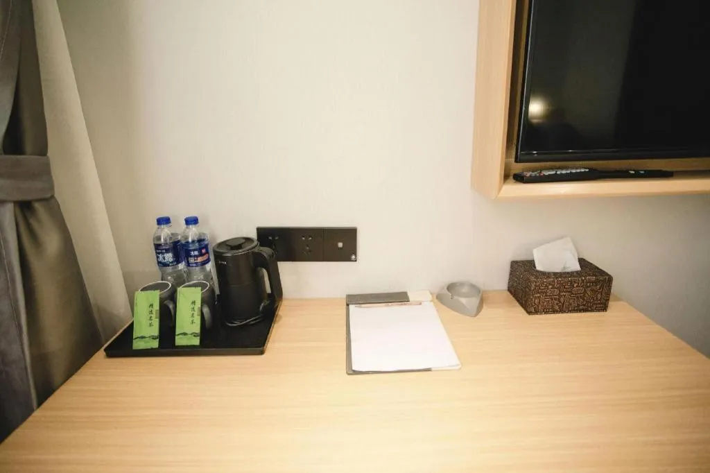 GreenTree Inn Express Datong High-Speed Railway Station Old City Wall