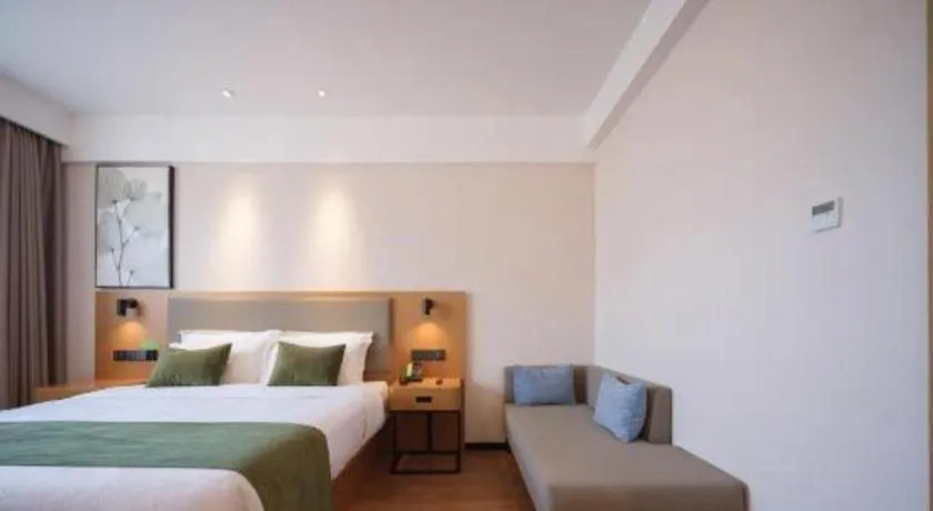 Bed in GreenTree Inn Luoyang Railway Station Wangfujing Wangcheng Park