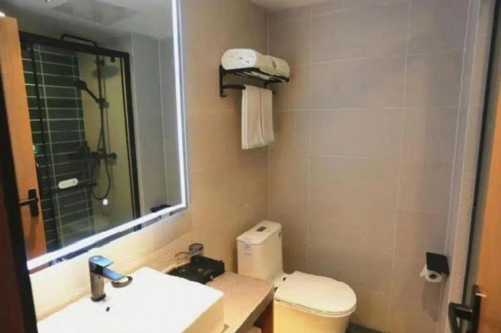 GreenTree Inn Luoyang Railway Station Wangfujing Wangcheng Park