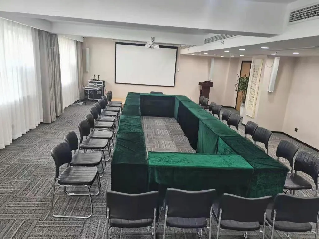 GreenTree Inn Luoyang Railway Station Wangfujing Wangcheng Park