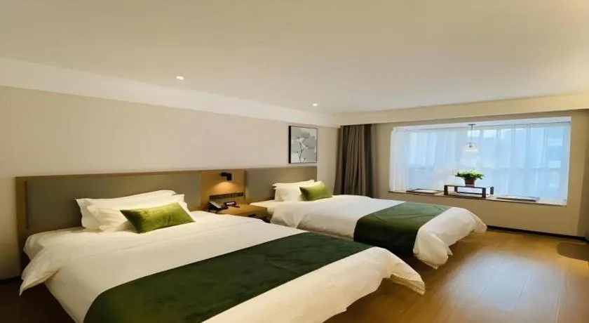 Bed in GreenTree Inn Luoyang Railway Station Wangfujing Wangcheng Park