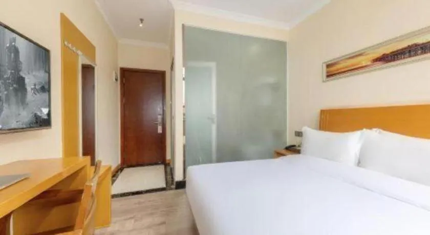 Bed in GreenTree Alliance Hotel Shenzhen Nanshan District Zhongshan Park Tongle