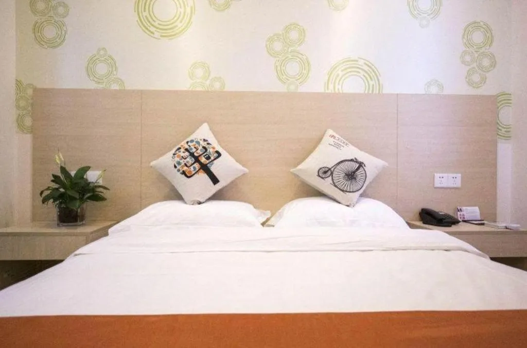 Bed in GreenTree Alliance Hotel Yancheng Engineering College Dayangwan Scenic Area