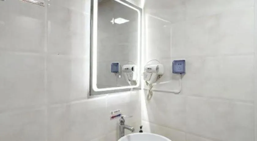 Shell Hotel Huaibei Jinying Plaza Long Distance Bus Station