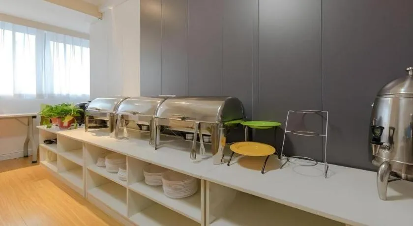 Shell Hotel Huaibei Jinying Plaza Long Distance Bus Station