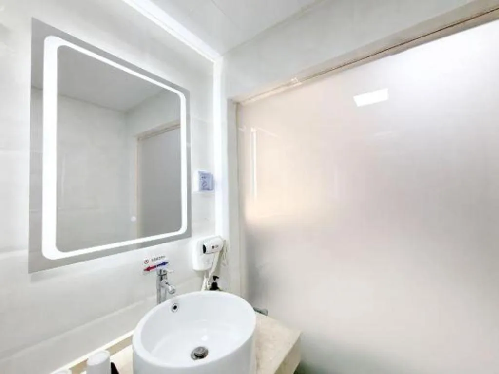 Shell Hotel Huaibei Jinying Plaza Long Distance Bus Station