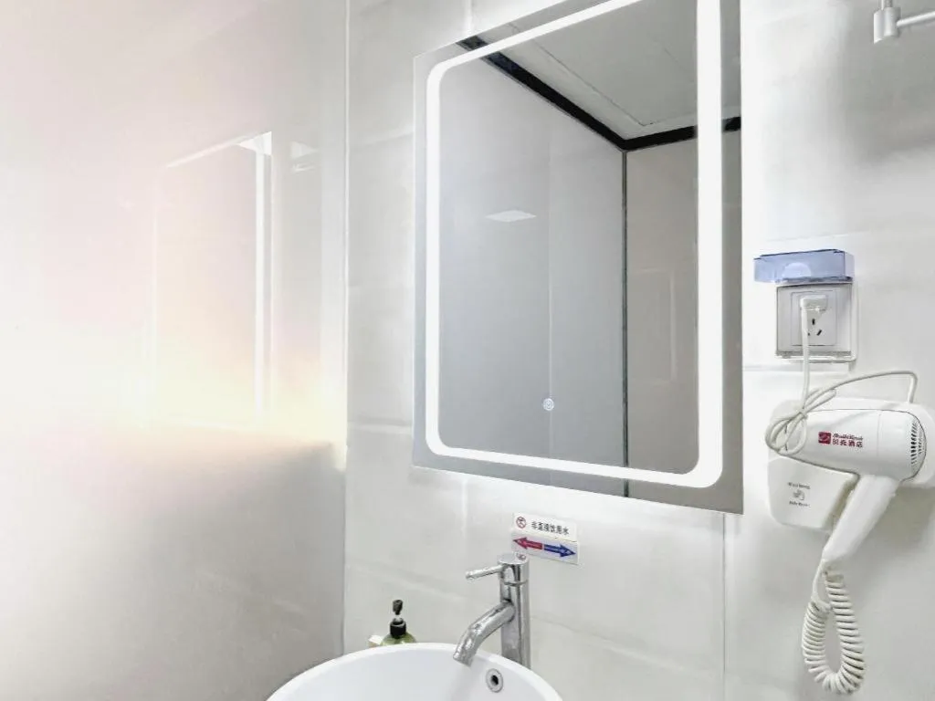 Shell Hotel Huaibei Jinying Plaza Long Distance Bus Station